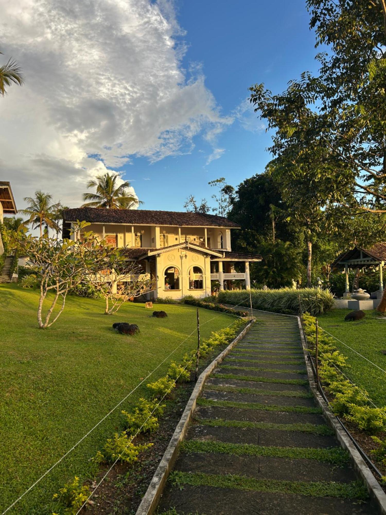 Villa Kubura Hikkaduwa Exteriér fotografie